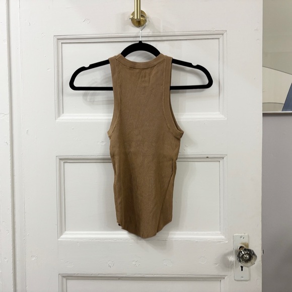 NWOT Zara Ribbed Sleeveless Dolphin Hem Tan Ribbed Tank Top - Sz Small - Picture 5 of 10